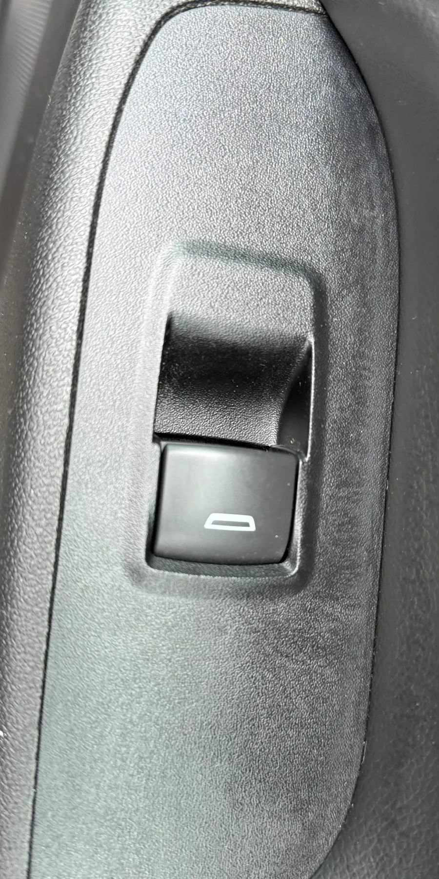 Used 2018 Chevrolet Equinox Premier AWD/4WD image 39
