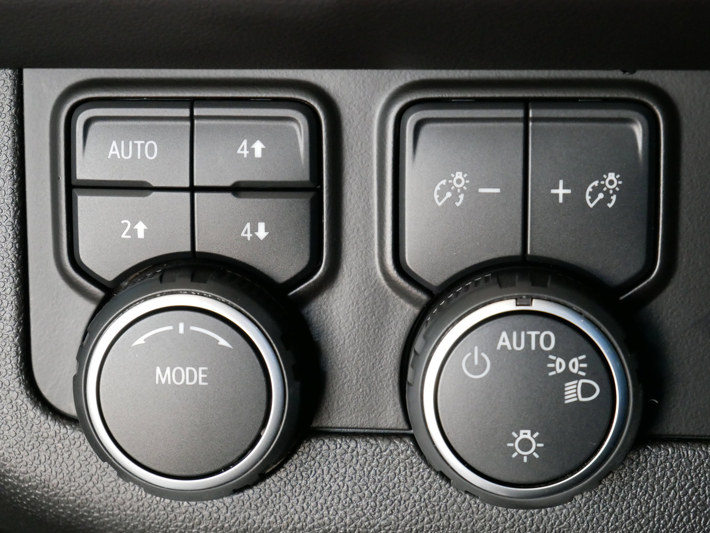 Used 2021 Chevrolet Suburban Z71 w/ Rear Media and Nav Package image 39