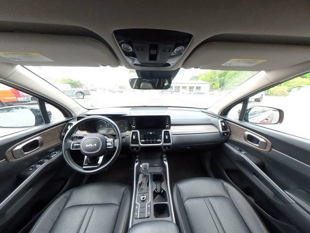 Used 2022 Kia Sorento S w/ Panoramic Sunroof Package AWD/4WD image 32