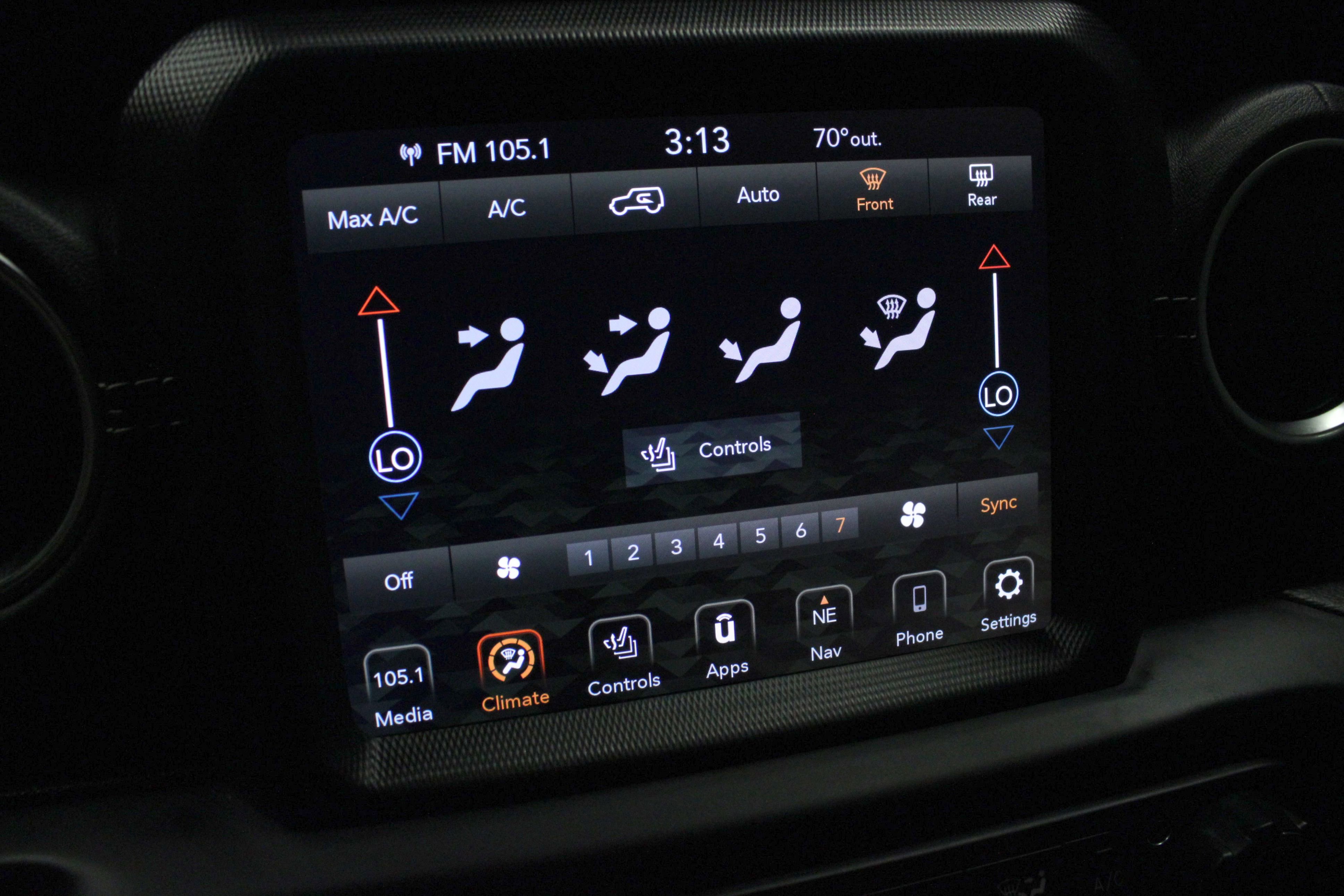 Used 2022 Jeep Wrangler Unlimited Sahara w/ Cold Weather Group image 25