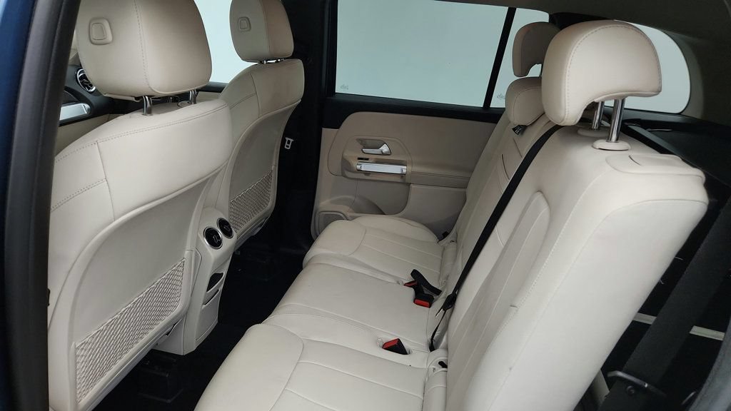 Used 2022 Mercedes-Benz GLB 250 w/ Premium Package Lite image 20