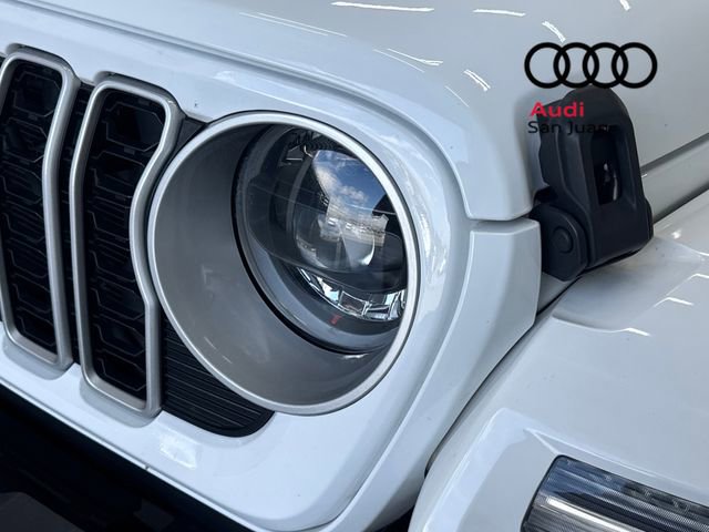 Used 2024 Jeep Wrangler Unlimited Sahara image 5