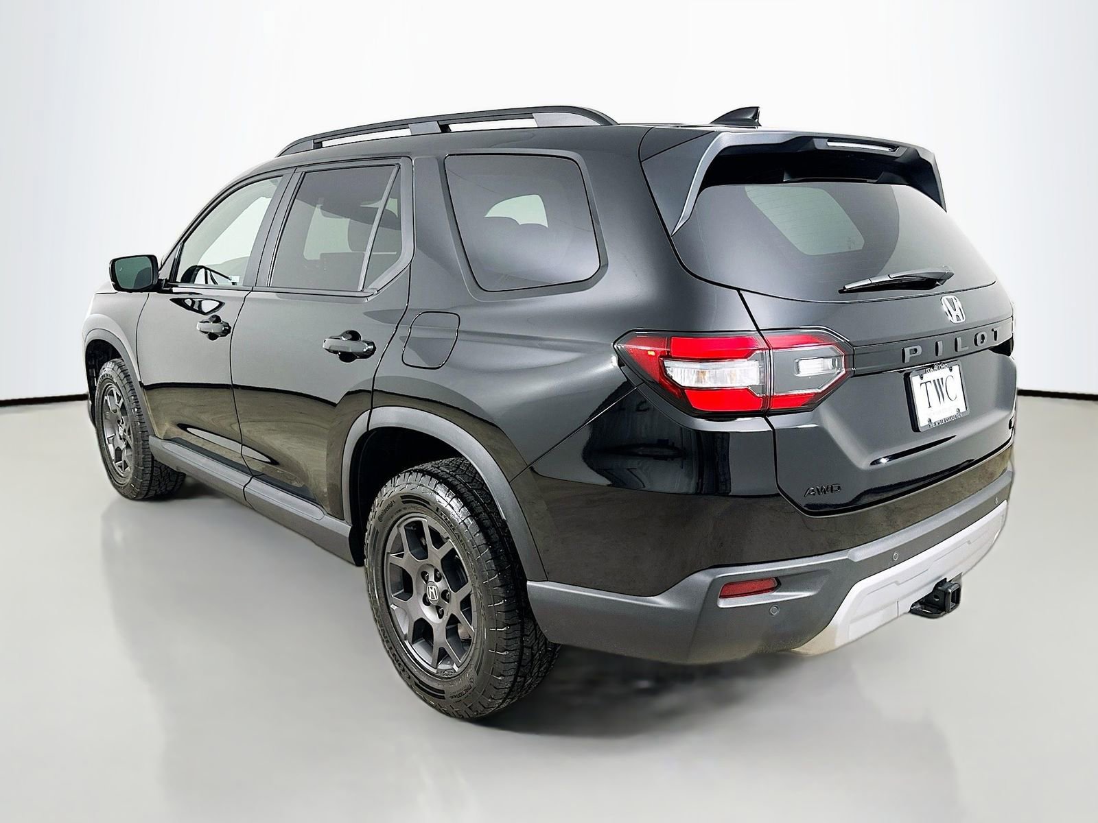 Used 2024 Honda Pilot TrailSport image 7