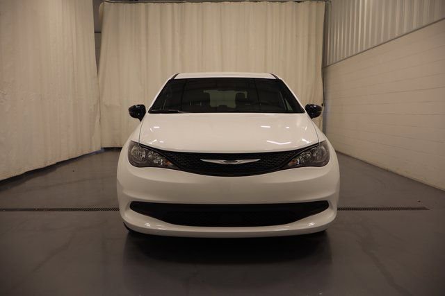 New 2026 Chrysler Voyager LX image 3