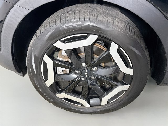 Used 2024 Kia Telluride EX w/ EX Captain's Chair Package FWD image 37