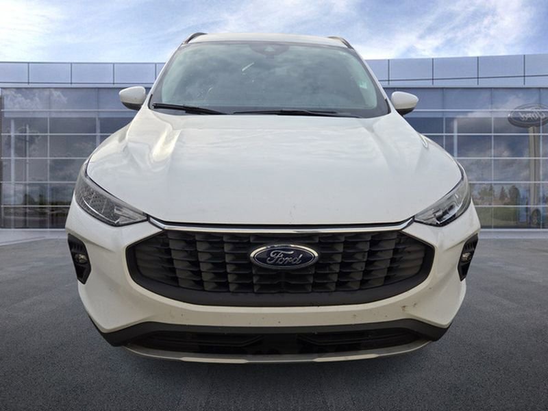 Used 2023 Ford Escape SE image 3