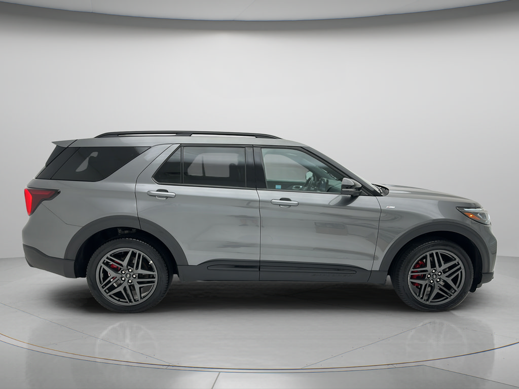 Used 2025 Ford Explorer ST-Line w/ ST-Line Street Pack AWD/4WD image 6