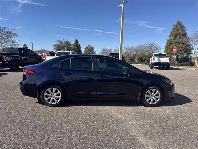 Used 2025 Toyota Corolla LE image 2