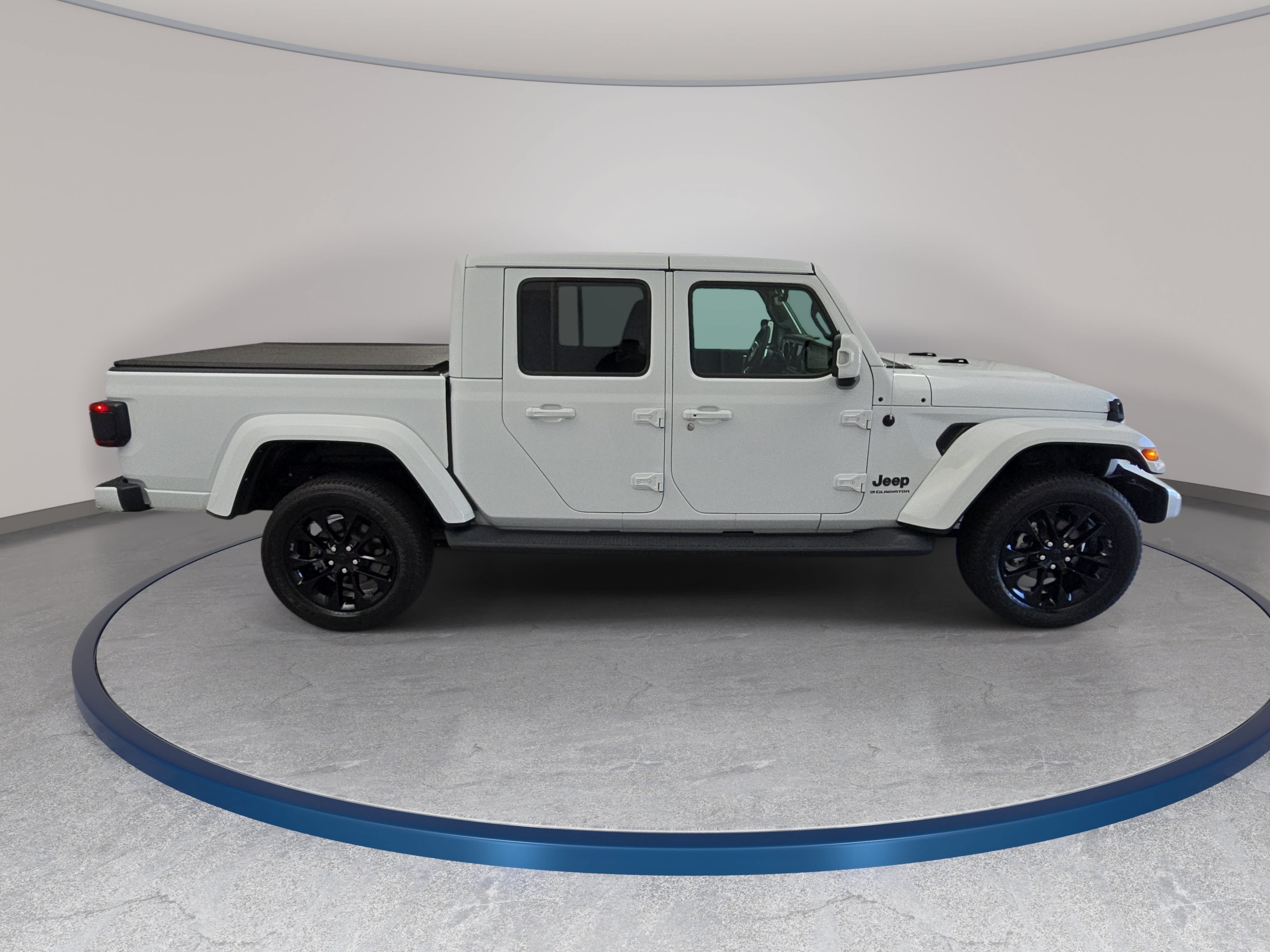 Used 2023 Jeep Gladiator Overland AWD/4WD image 4