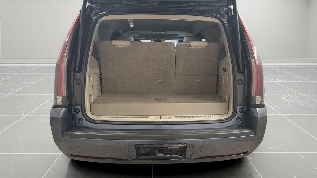 Used 2019 Cadillac Escalade Luxury AWD/4WD image 16