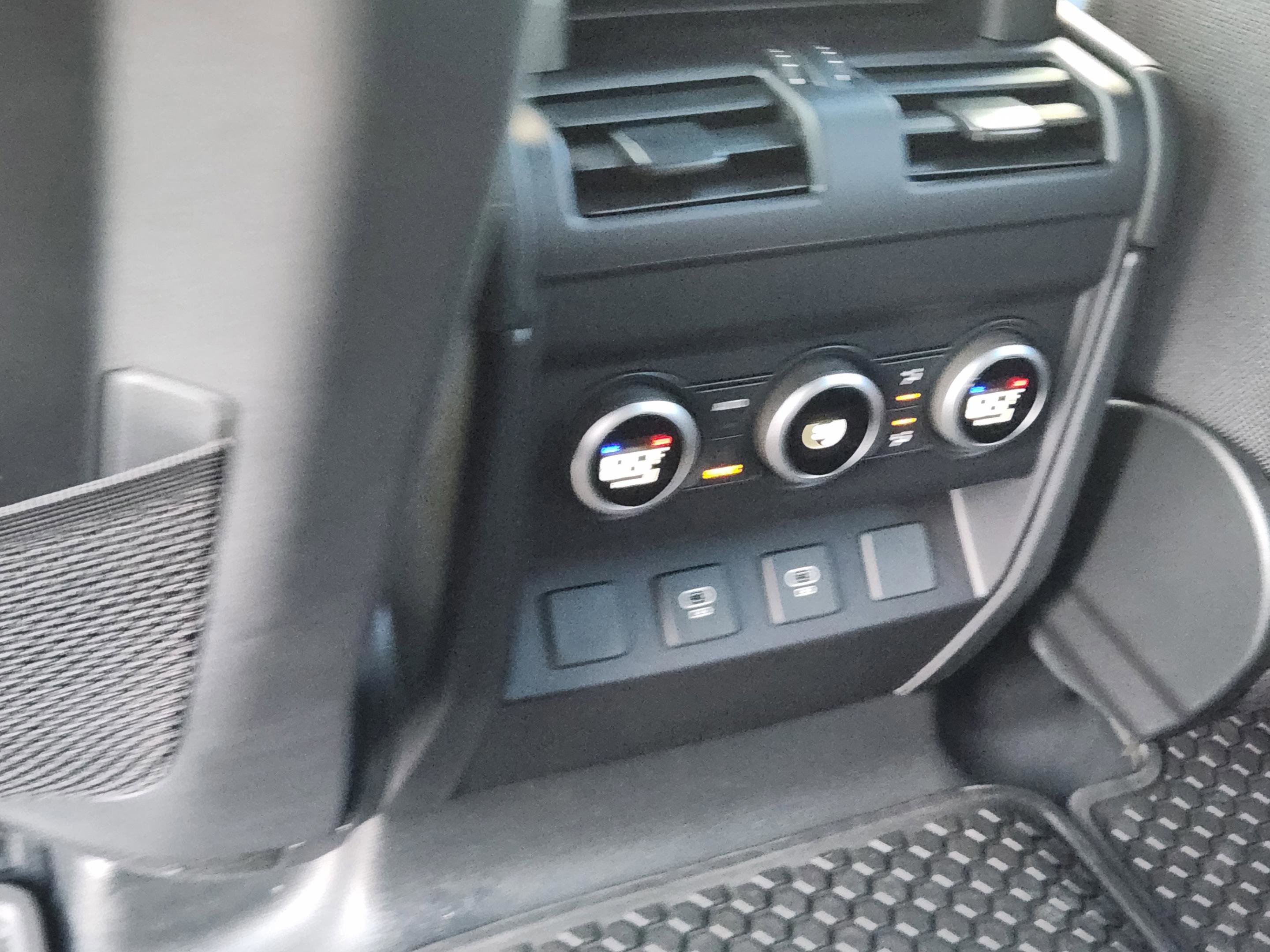 New 2025 Land Rover Defender 110 V8 AWD/4WD image 26