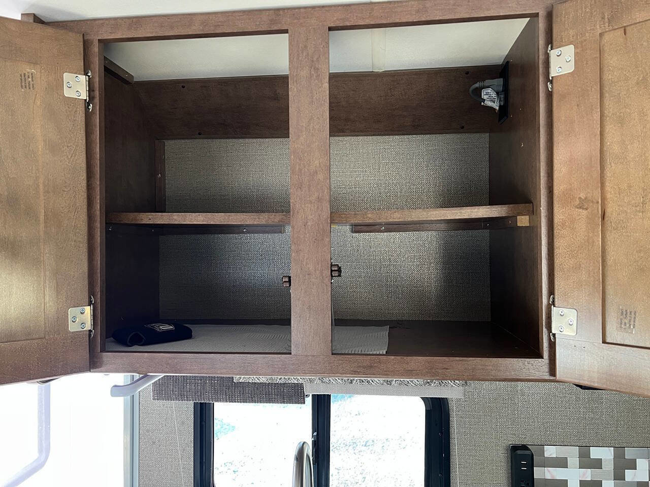 Used 2018 Ford E-350 and Econoline 350 Super Duty w/ Motorhome Prep Package image 40