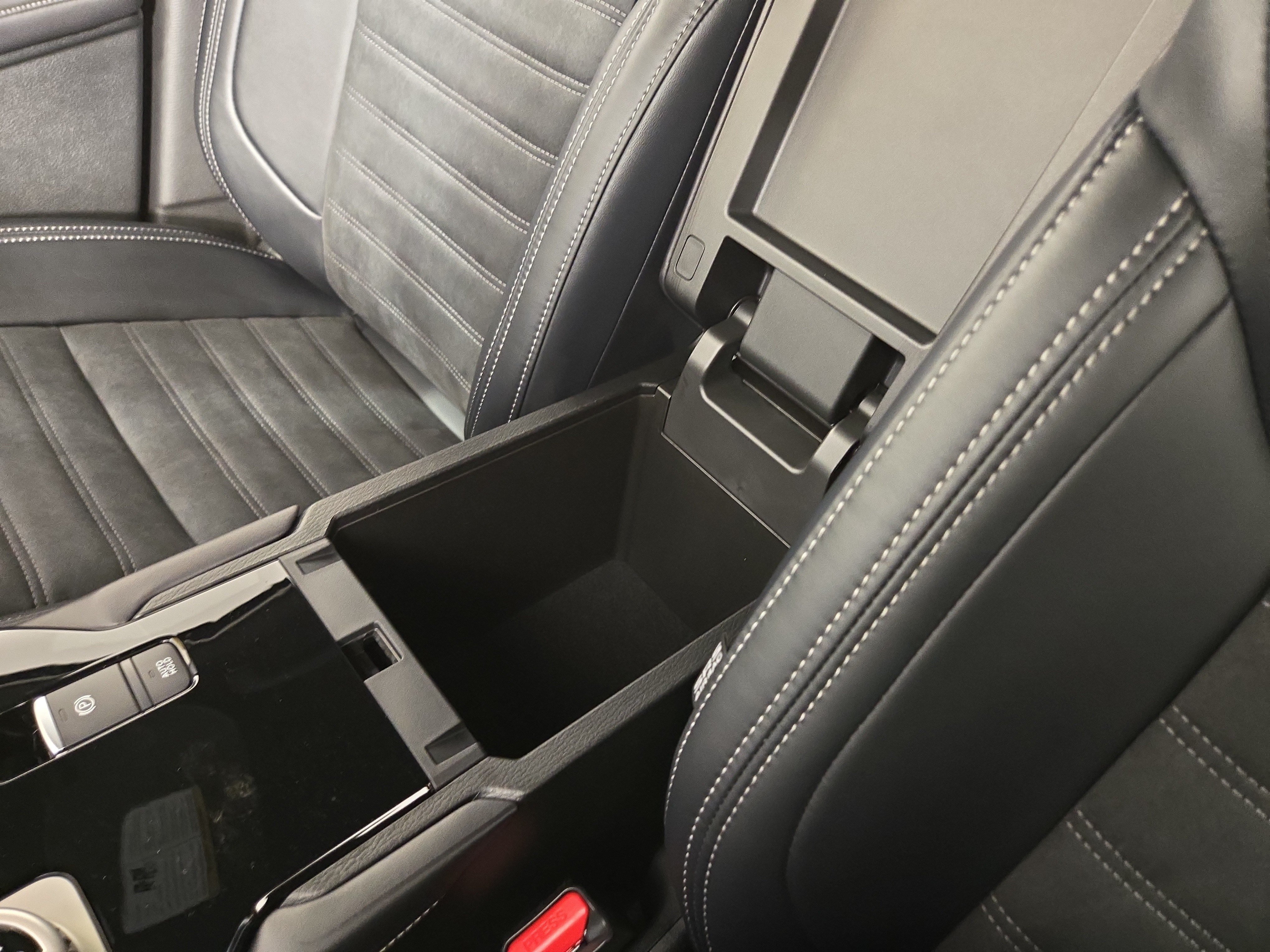 New 2026 Mitsubishi Outlander LE AWD/4WD image 28