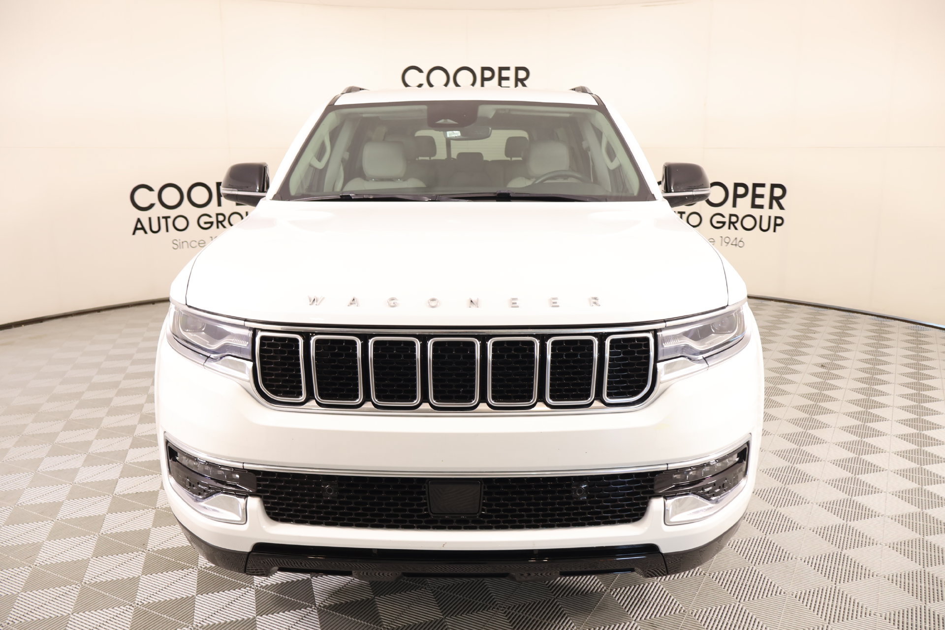 Used 2024 Jeep Wagoneer L 2WD image 10