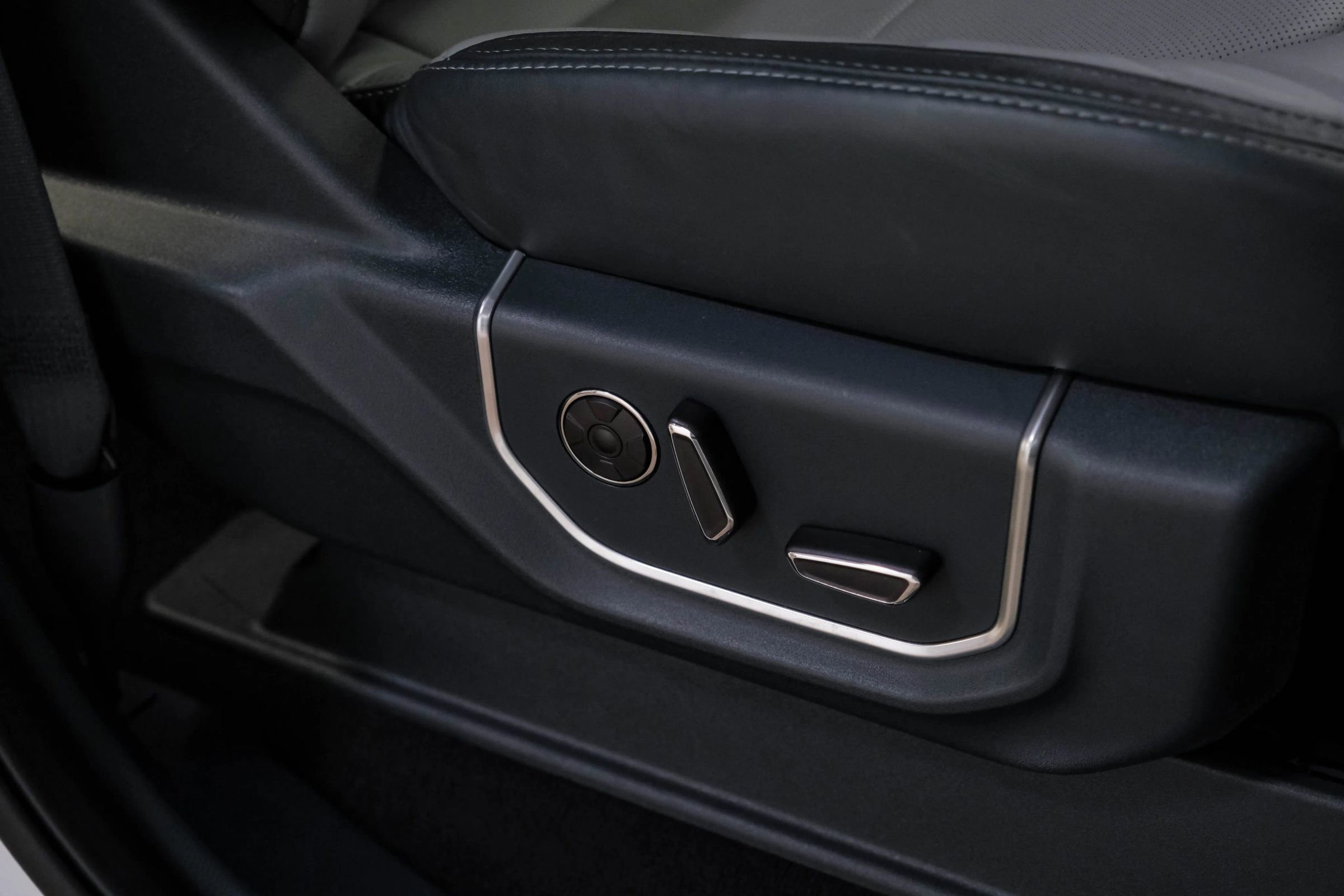 Used 2022 Ford F250 Limited image 32