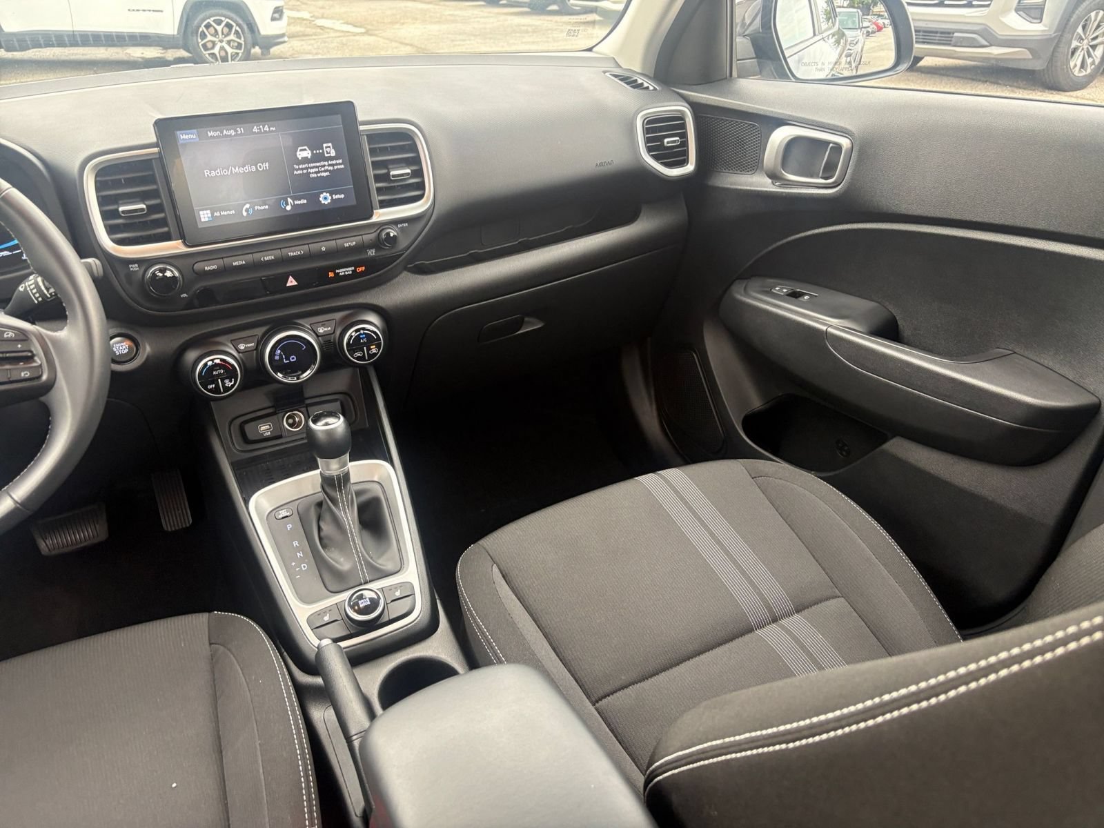 Used 2026 Hyundai Venue SEL FWD image 29