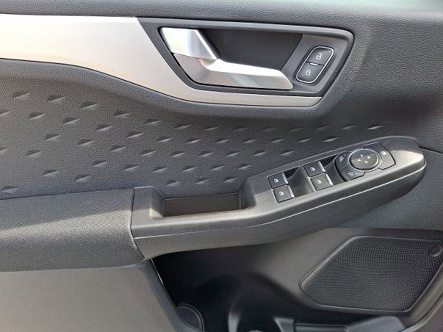 Certified 2020 Ford Escape SE image 12