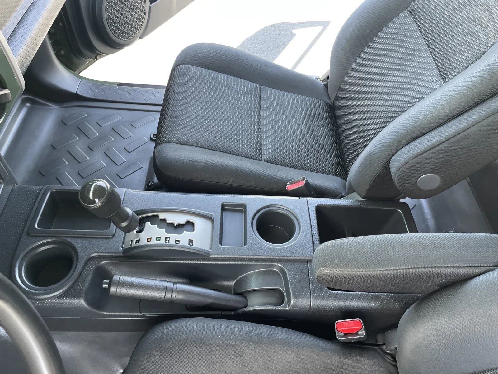 Used 2014 Toyota FJ Cruiser 2WD w/ Convenience Package image 30