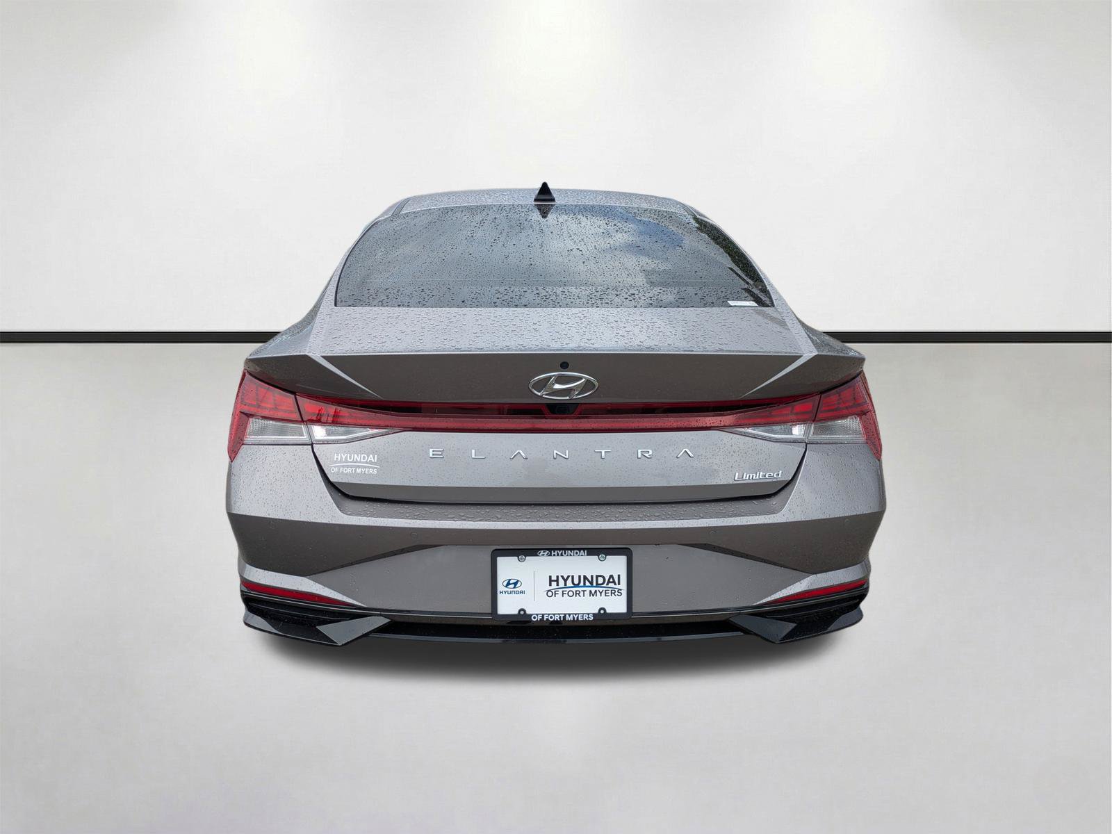 Used 2023 Hyundai Elantra Limited FWD image 6