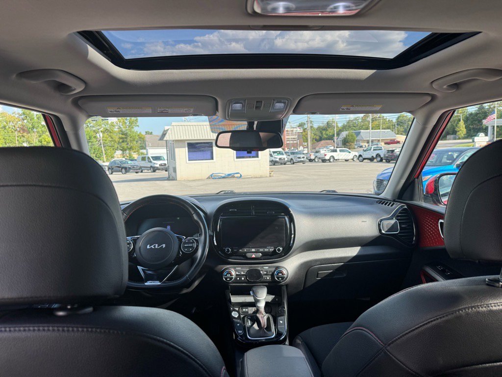 Used 2023 Kia Soul GT-Line w/ GT-Line Technology Package image 19