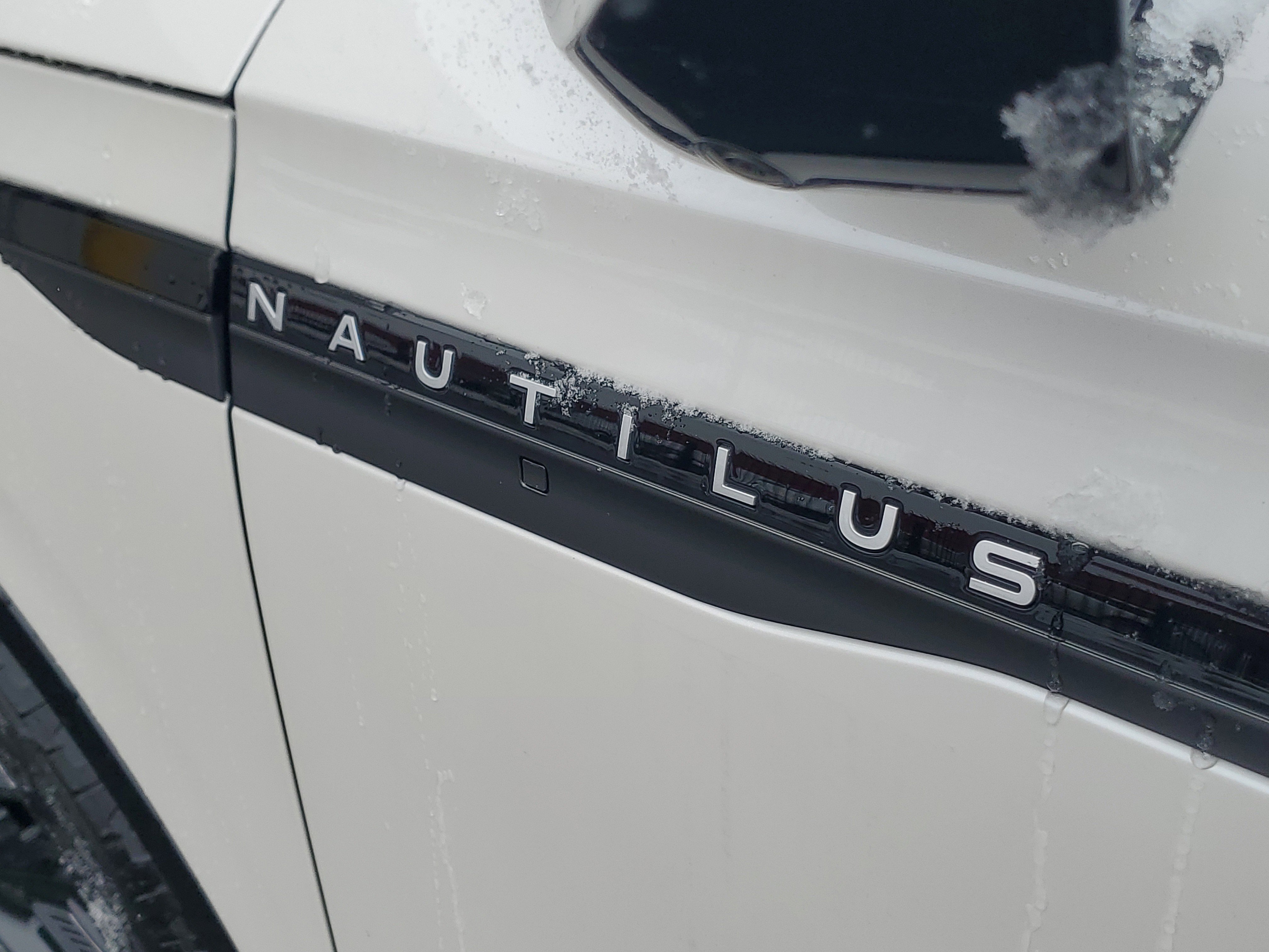 New 2026 Lincoln Nautilus Reserve w/ Jet Appearance Package image 7
