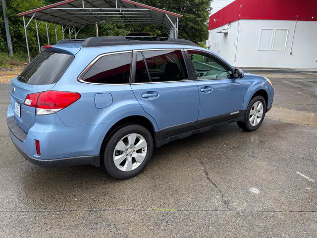Used 2011 Subaru Outback 2.5i Premium w/ All-Weather Pkg AWD/4WD image 7