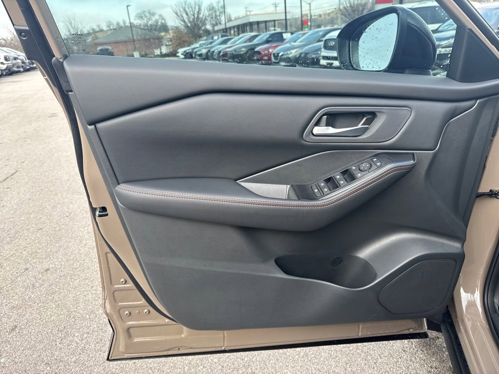 New 2026 Nissan Rogue SV image 12