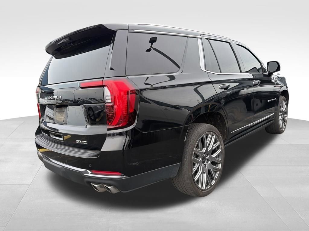 Used 2025 GMC Yukon Denali Ultimate AWD/4WD image 4