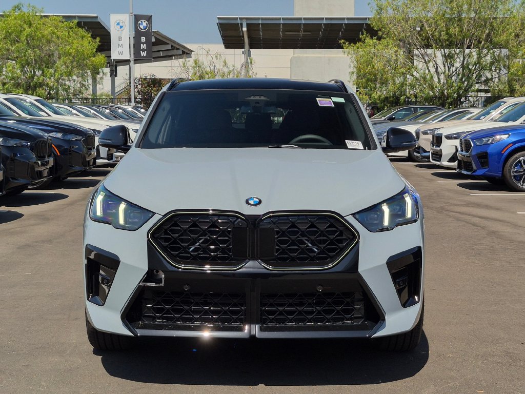 New 2026 BMW X2 xDrive28i w/ Technology Package AWD/4WD image 4