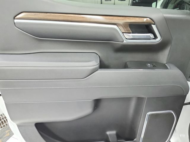 Used 2025 Chevrolet Silverado 1500 LT w/ Work Truck Package AWD/4WD image 40