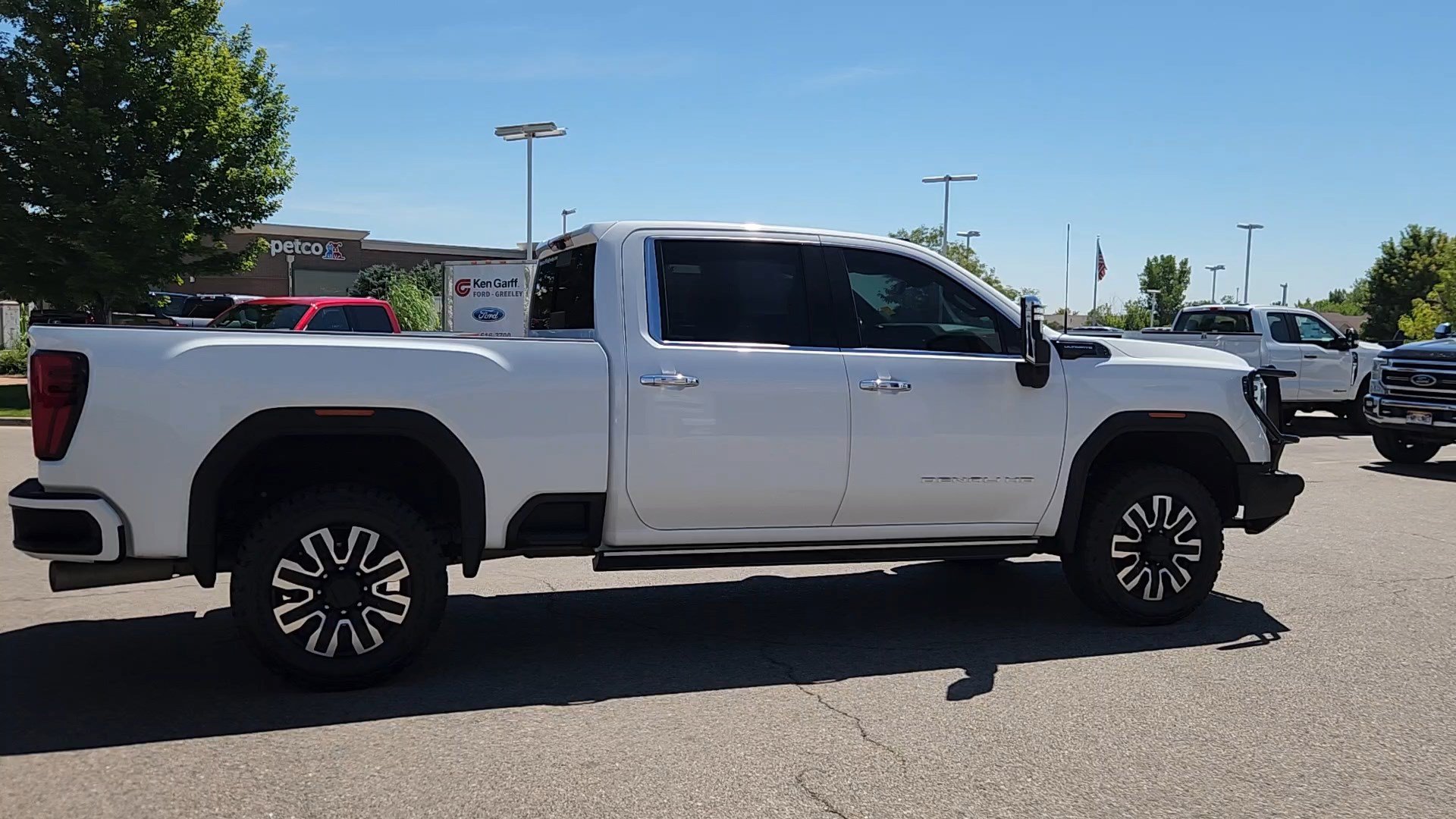 Used 2024 GMC Sierra 3500 Denali Ultimate AWD/4WD image 13
