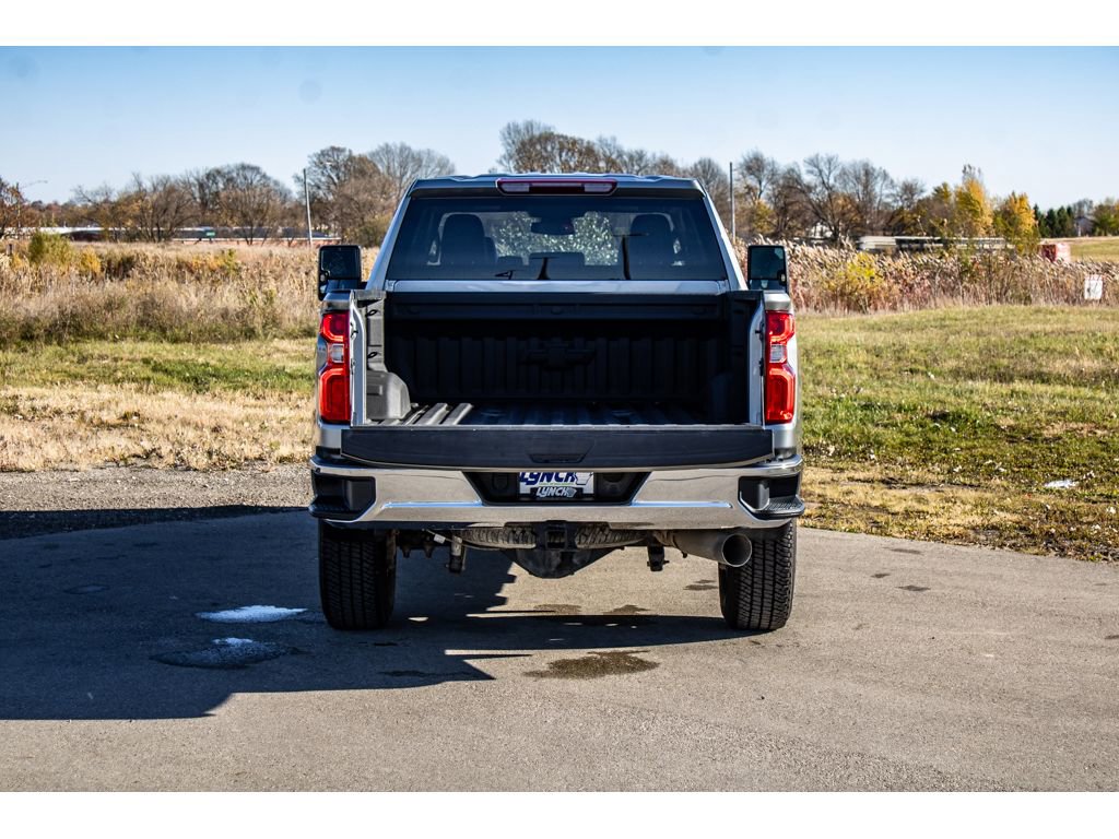 Used 2024 Chevrolet Silverado 3500 LTZ image 7