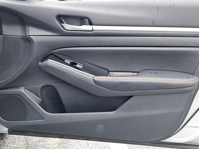 Used 2025 Nissan Altima 2.5 SR image 33