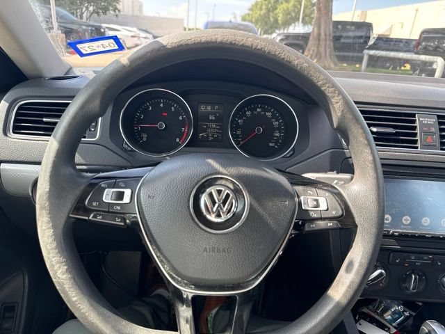 Used 2015 Volkswagen Jetta SE FWD image 10