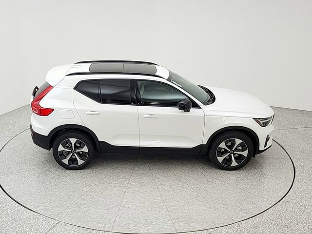 New 2026 Volvo XC40 B5 Plus w/ Climate Package AWD/4WD image 16