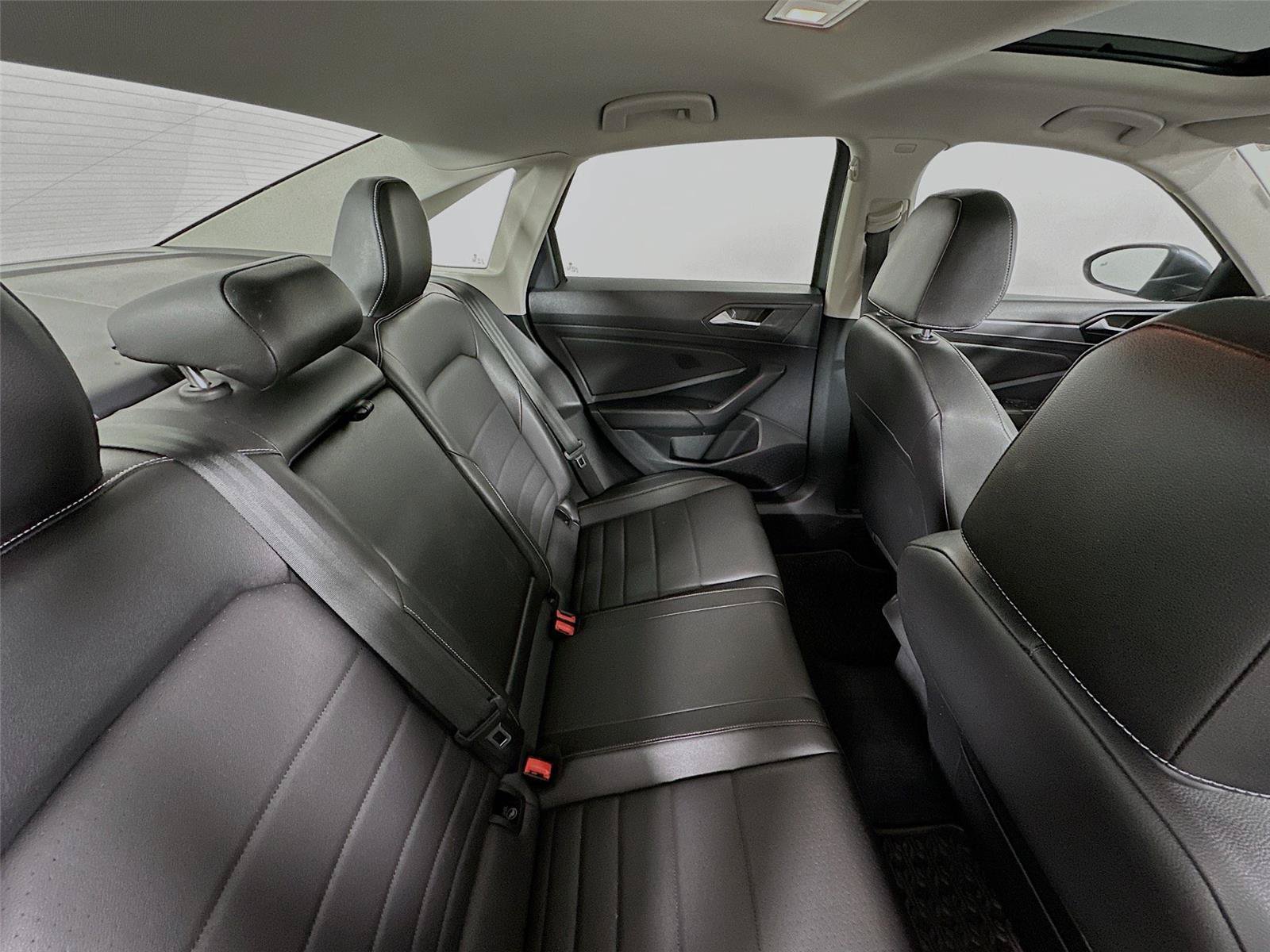 Used 2022 Volkswagen Jetta SE w/ Panoramic Sunroof Package FWD image 27