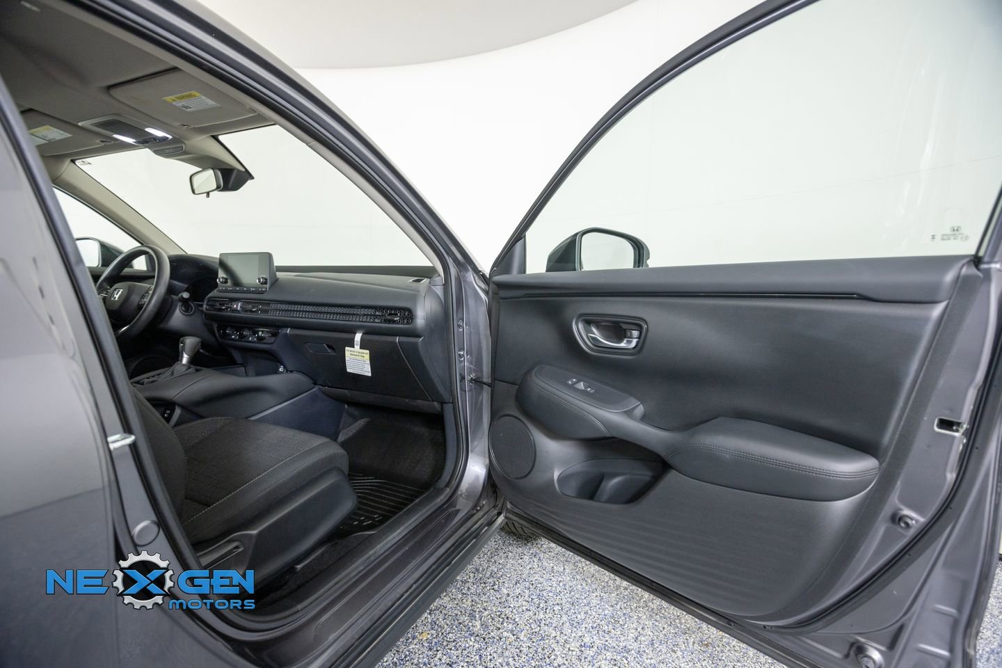 Used 2024 Honda HR-V LX image 39