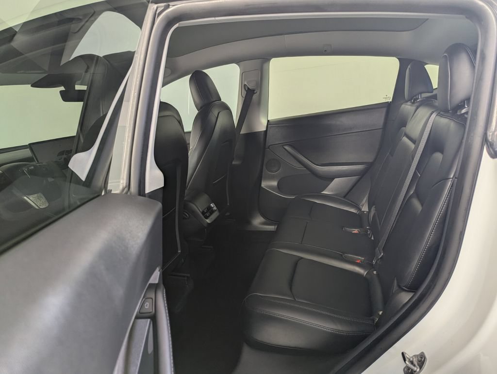 Used 2022 Tesla Model Y Performance AWD/4WD image 25