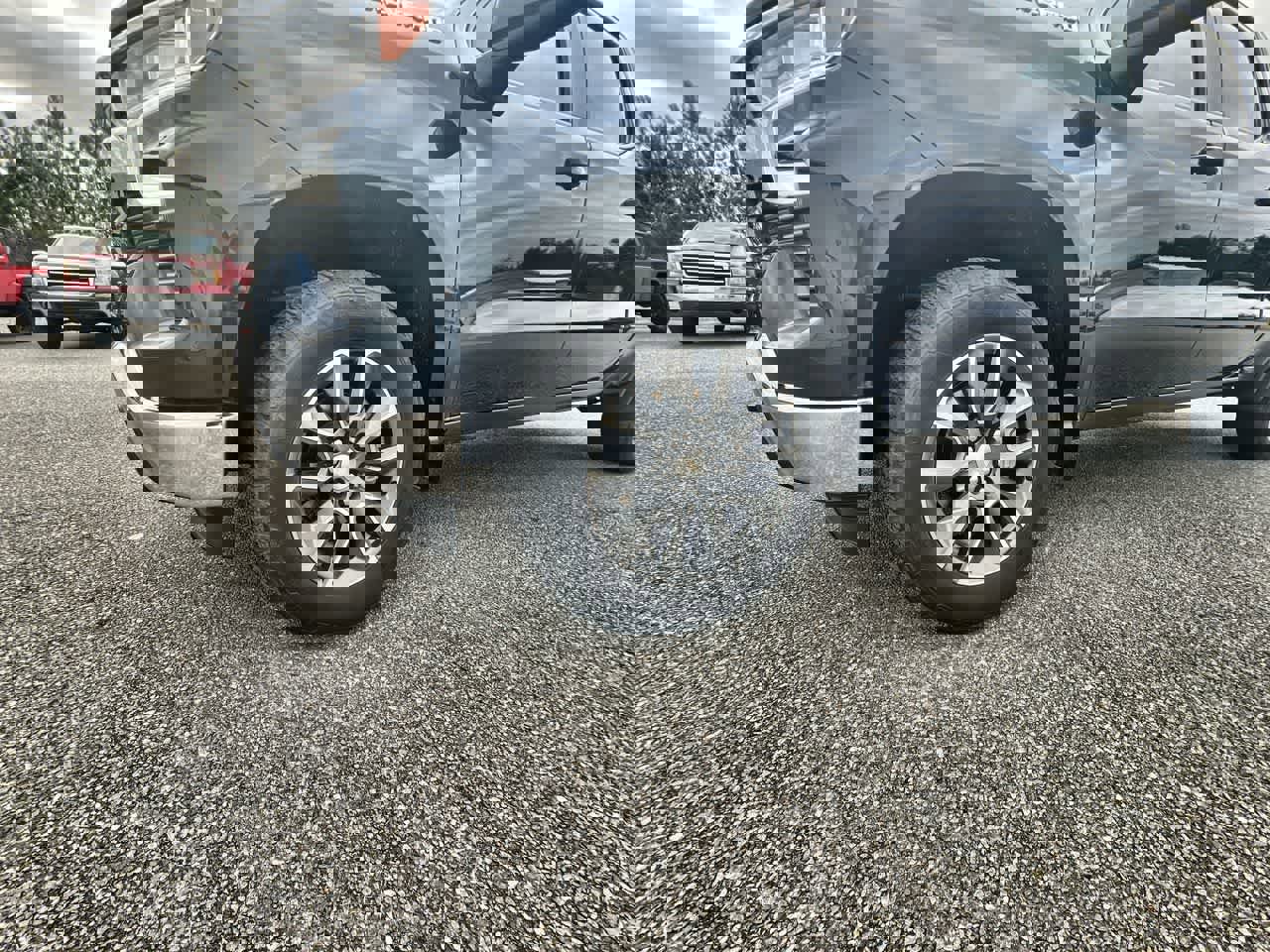 Used 2023 Chevrolet Silverado 1500 LT image 31