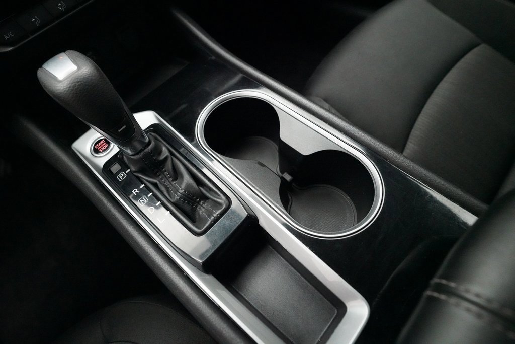 Used 2024 Nissan Altima 2.5 SV image 16