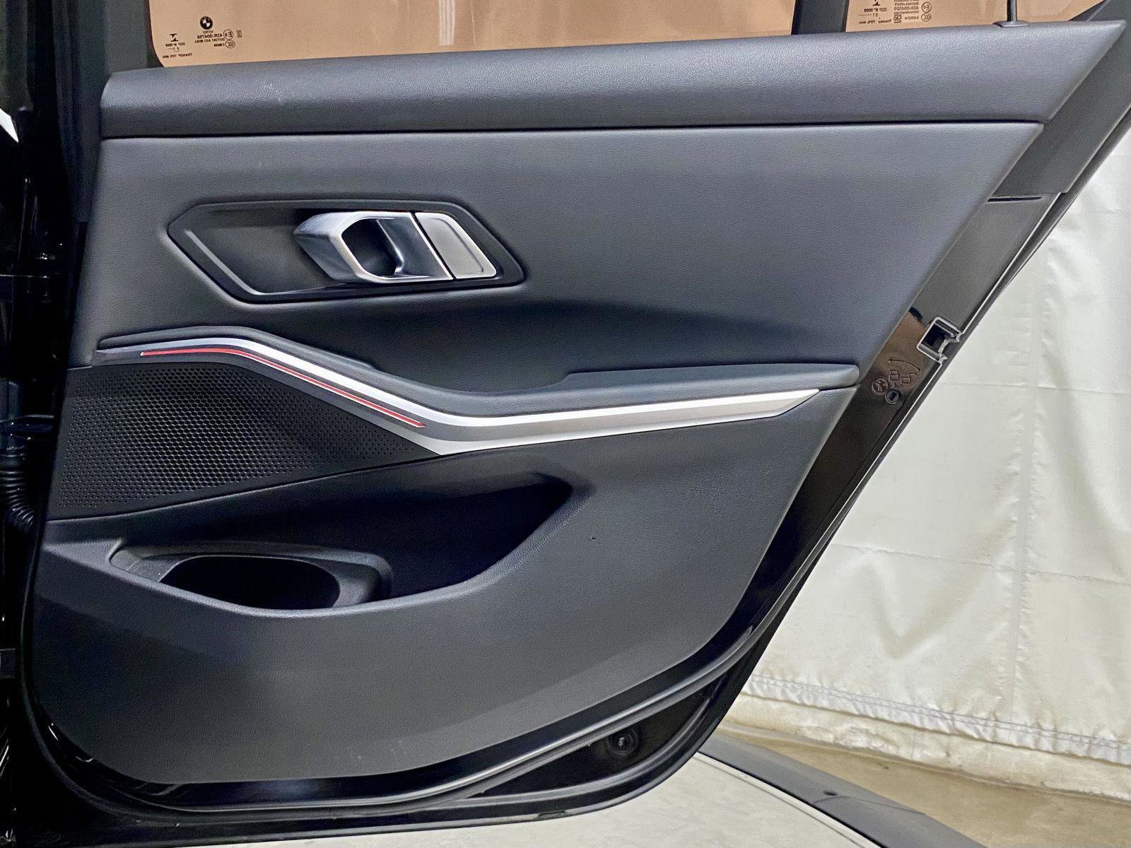 Used 2022 BMW 330i Sedan w/ M Sport Package RWD image 35