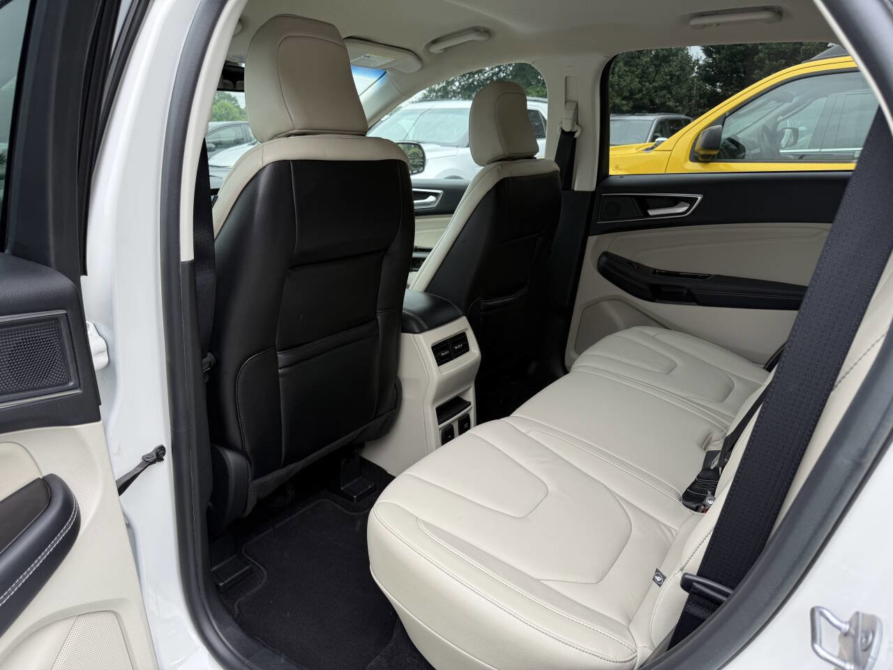 Used 2020 Ford Edge Titanium image 10