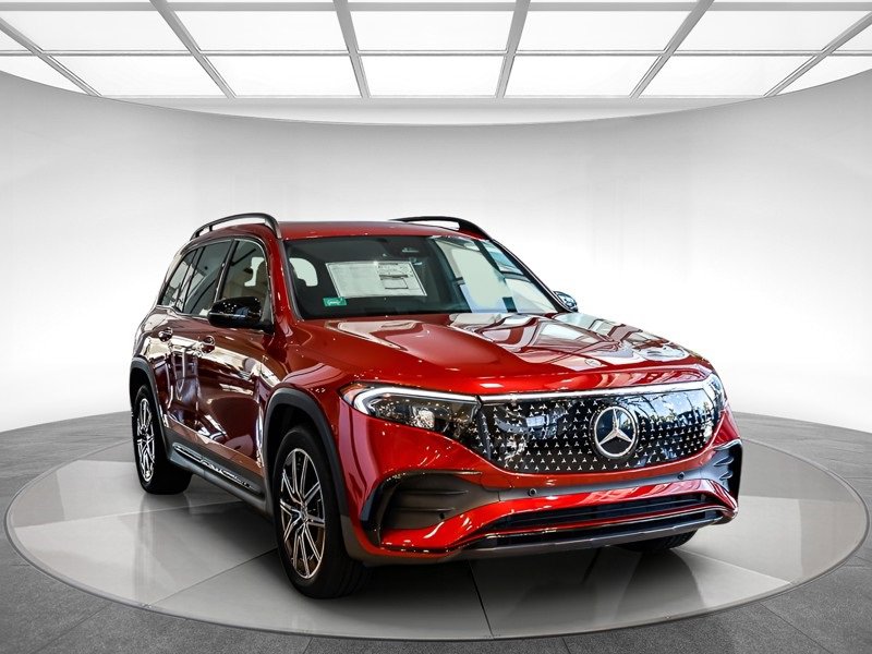 Used 2024 Mercedes-Benz EQB 300 4MATIC image 4