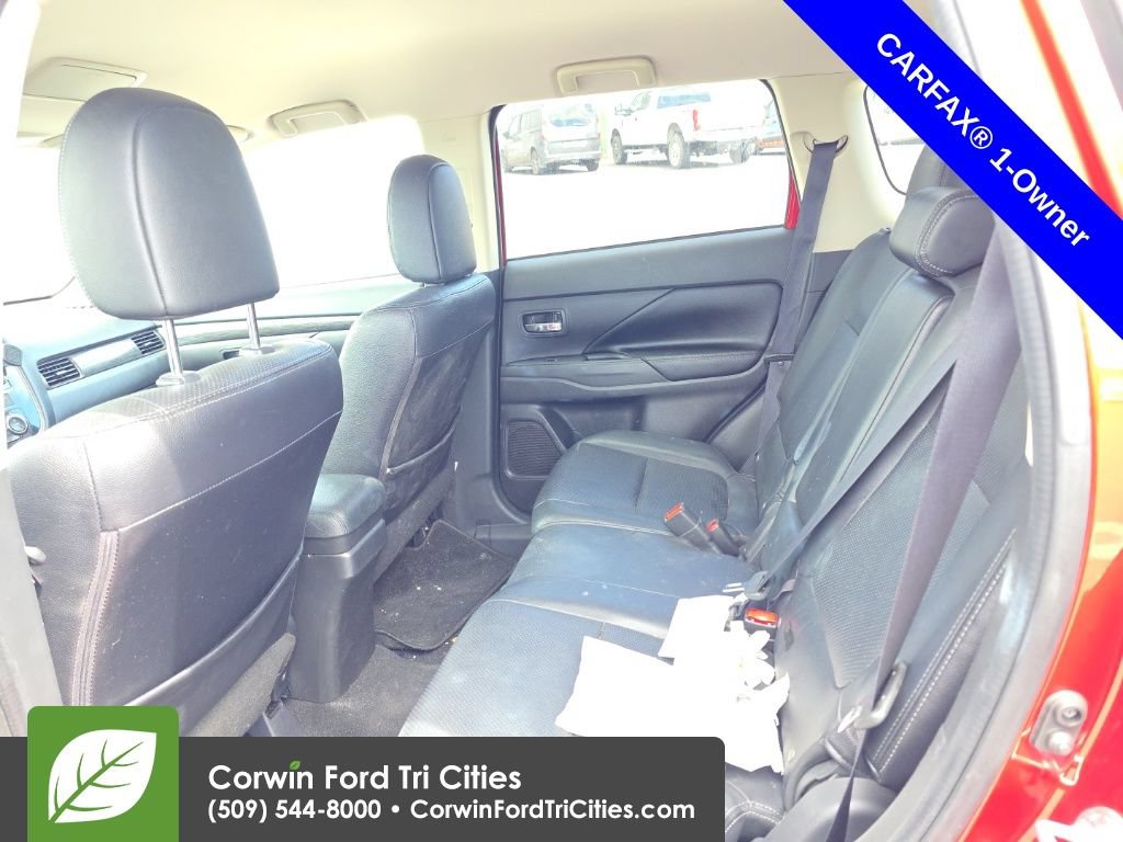 Used 2016 Mitsubishi Outlander SEL AWD/4WD image 7