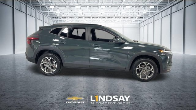 Certified 2025 Chevrolet Trax LT FWD image 9