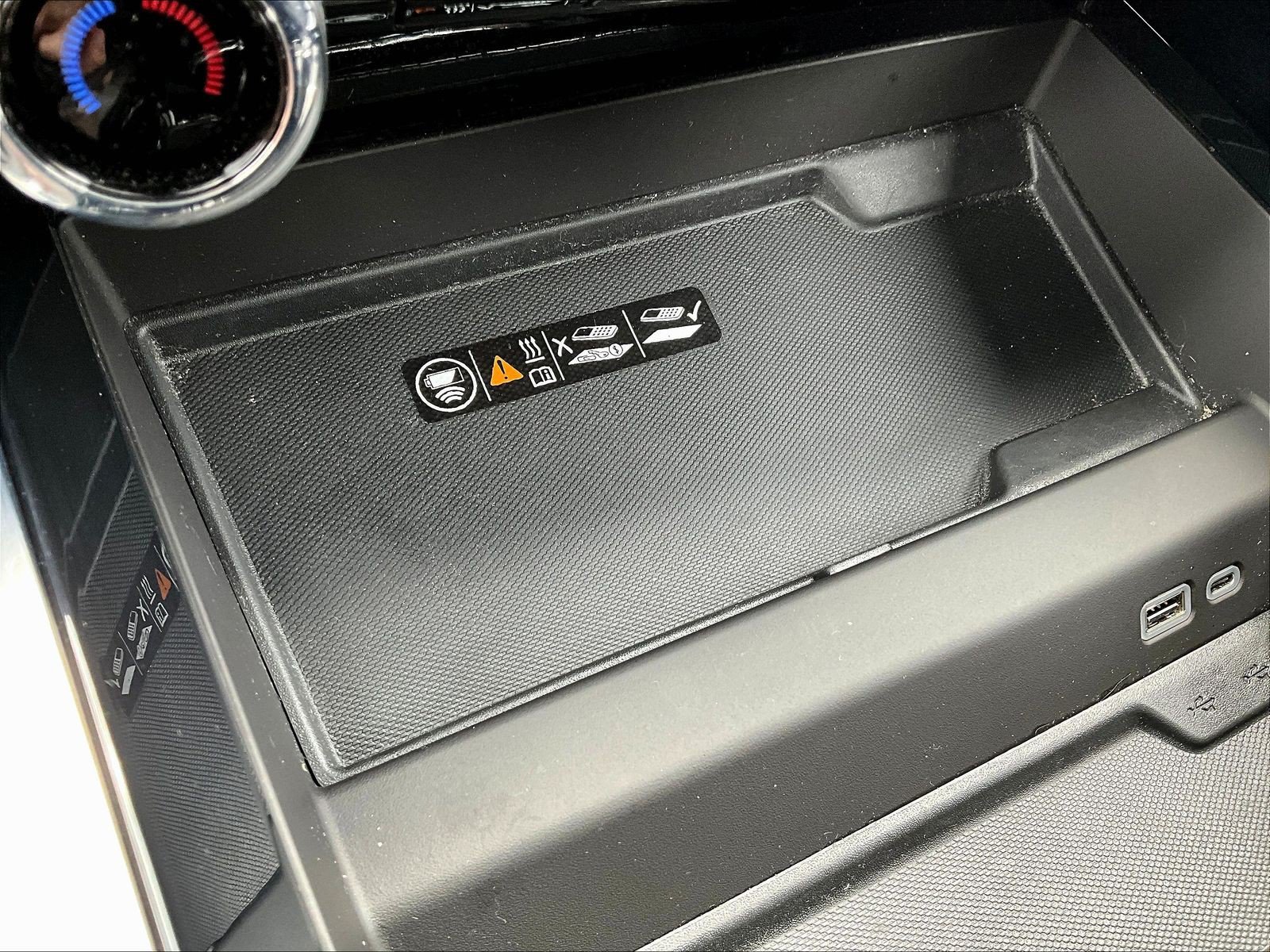 Used 2025 Chevrolet Suburban Premier AWD/4WD image 15