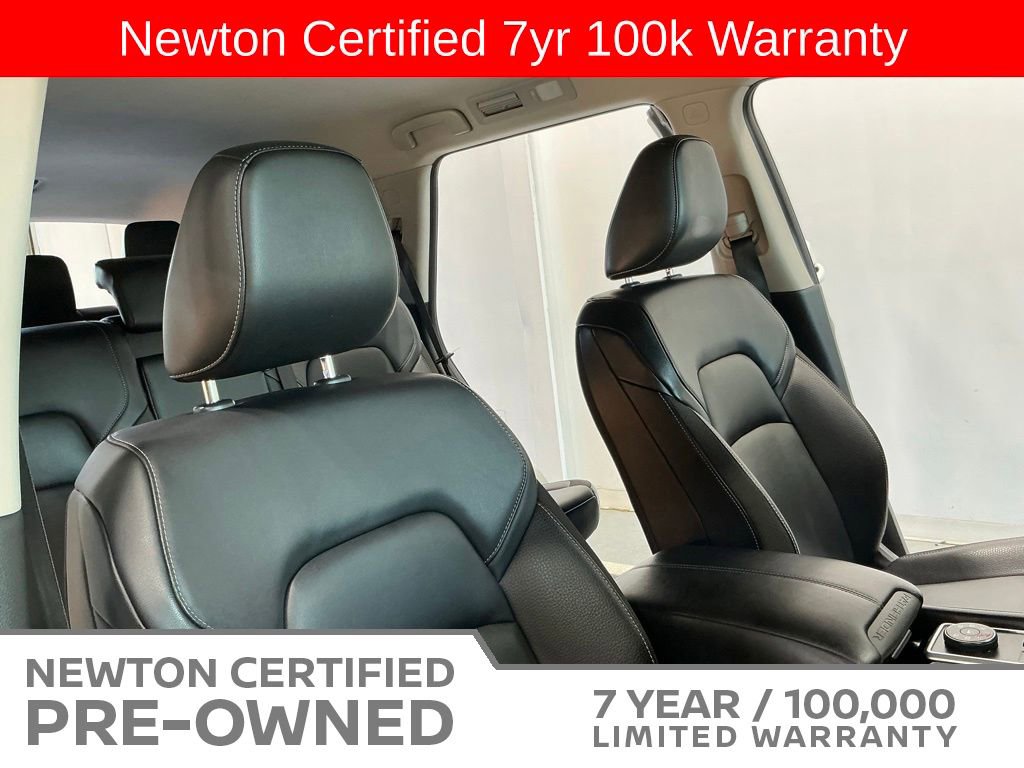 Used 2024 Nissan Pathfinder SL AWD/4WD image 17