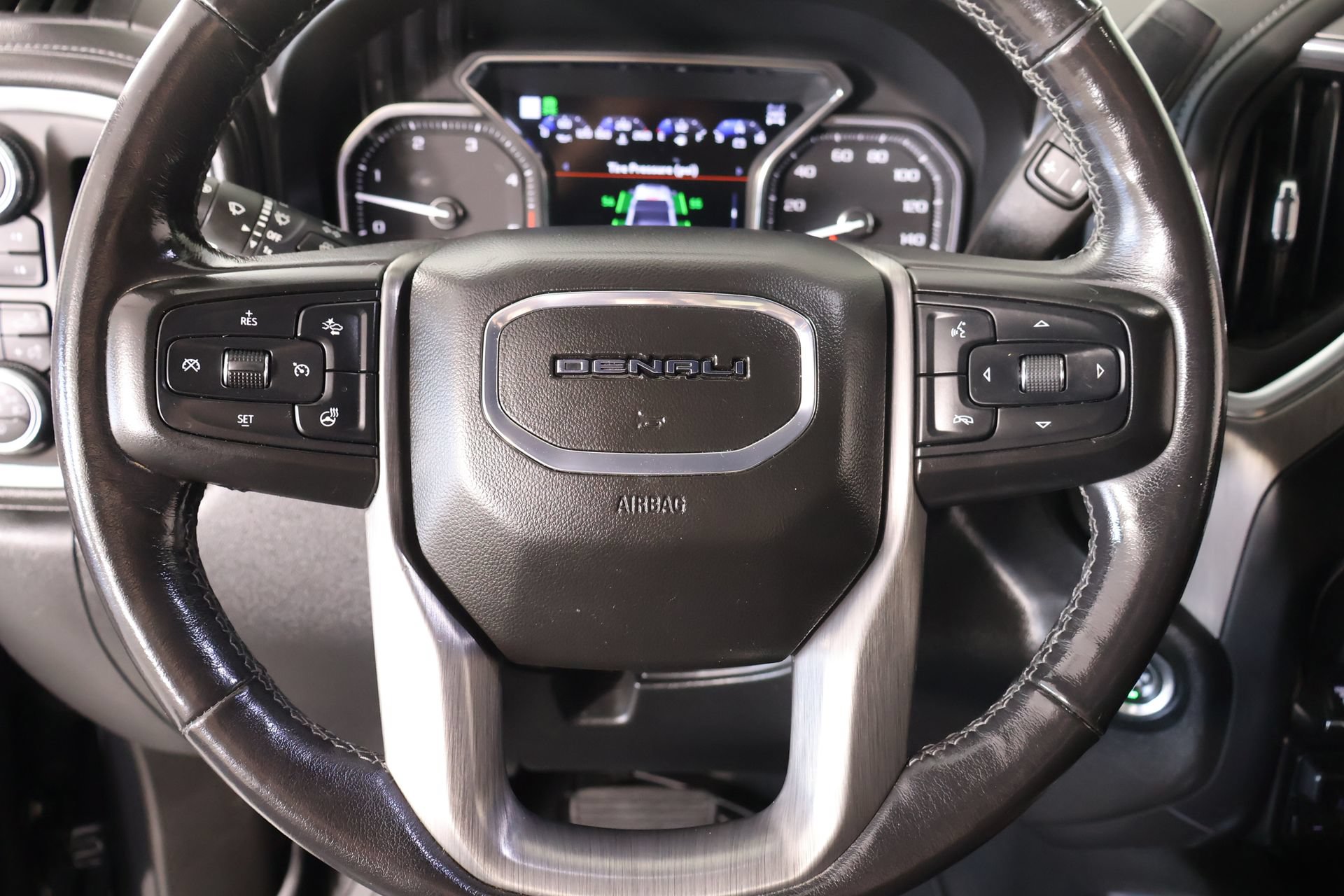 Used 2020 GMC Sierra 2500 Denali w/ Technology Package AWD/4WD image 3