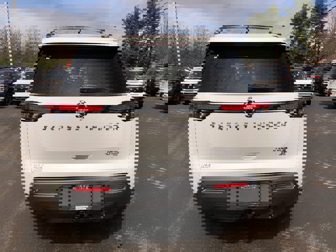 New 2026 Nissan Pathfinder Platinum w/ Cargo Package image 19