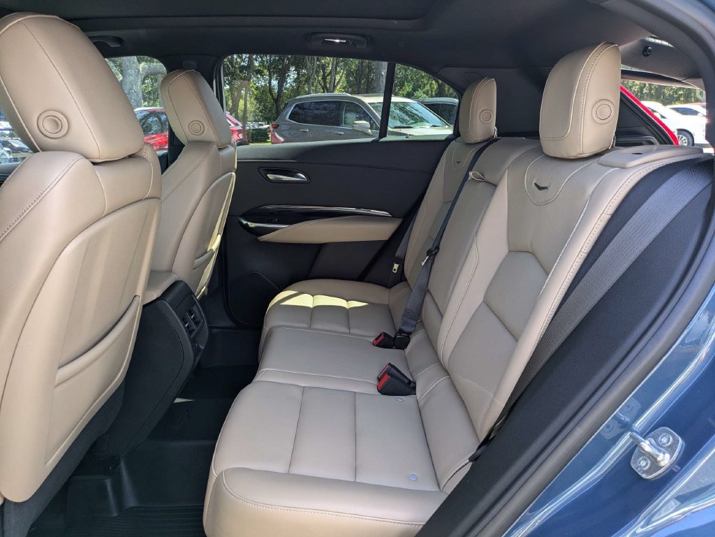 Certified 2024 Cadillac XT4 Luxury w/ Cold Weather Package FWD image 14